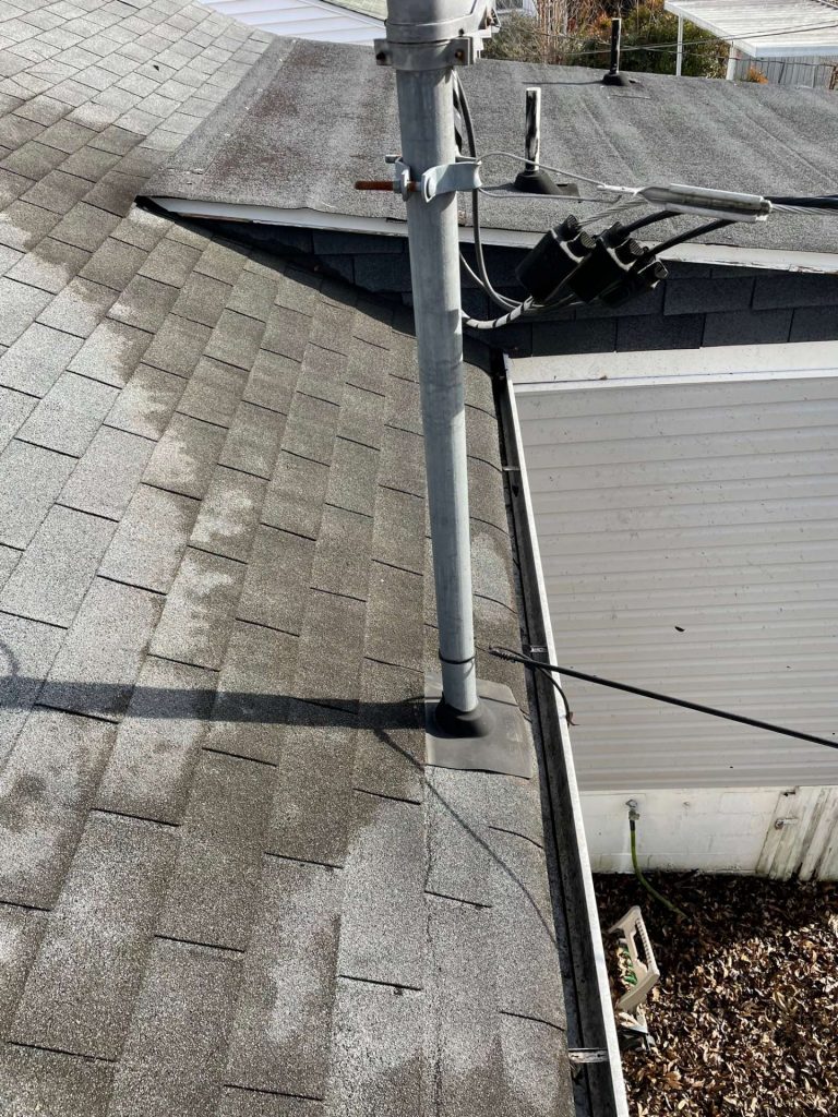 Evidence of gutter after cleaning service
